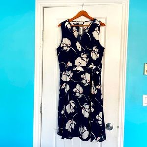 BNWT Jacqueline De Yong Navy floral dress size 44 (14)